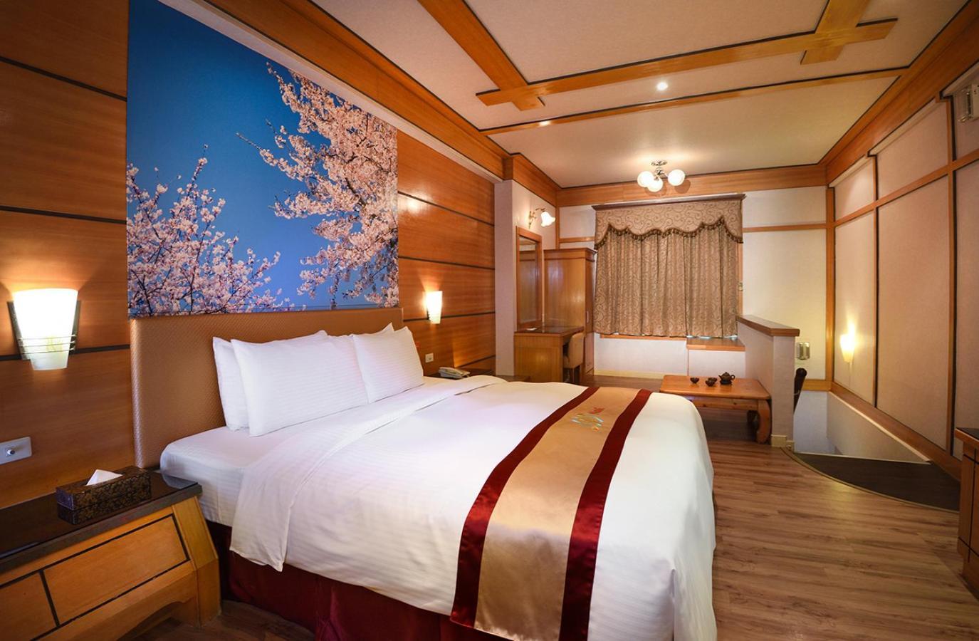 Natoli Motel Tainan Bagian luar foto